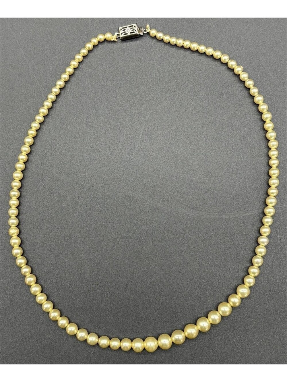 Vintage 17-Inch Beautiful Pearl Necklace – Classic Elegance for Any Occasion